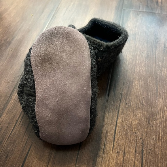 Kids shoes size 8 - Picture 3 of 5